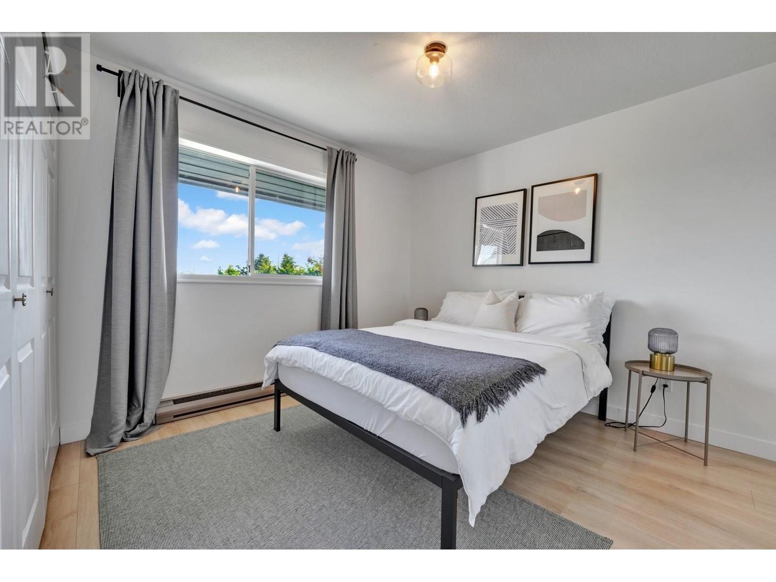 5504 DERBY ROAD, Sechelt