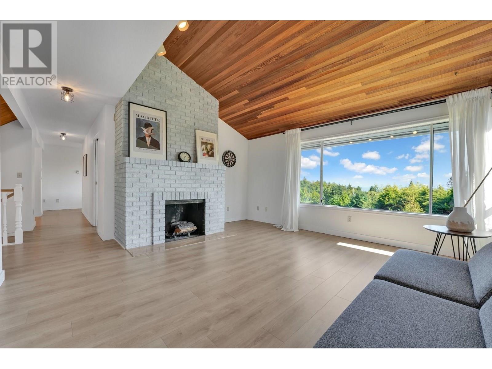 5504 DERBY ROAD, Sechelt