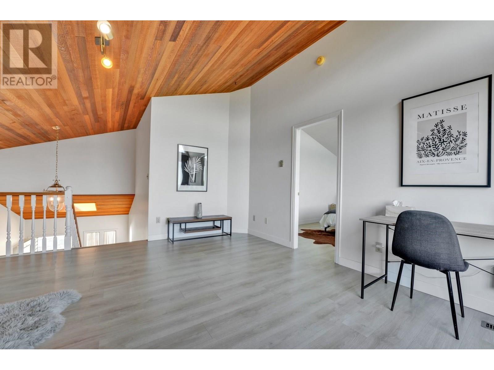 5504 DERBY ROAD, Sechelt