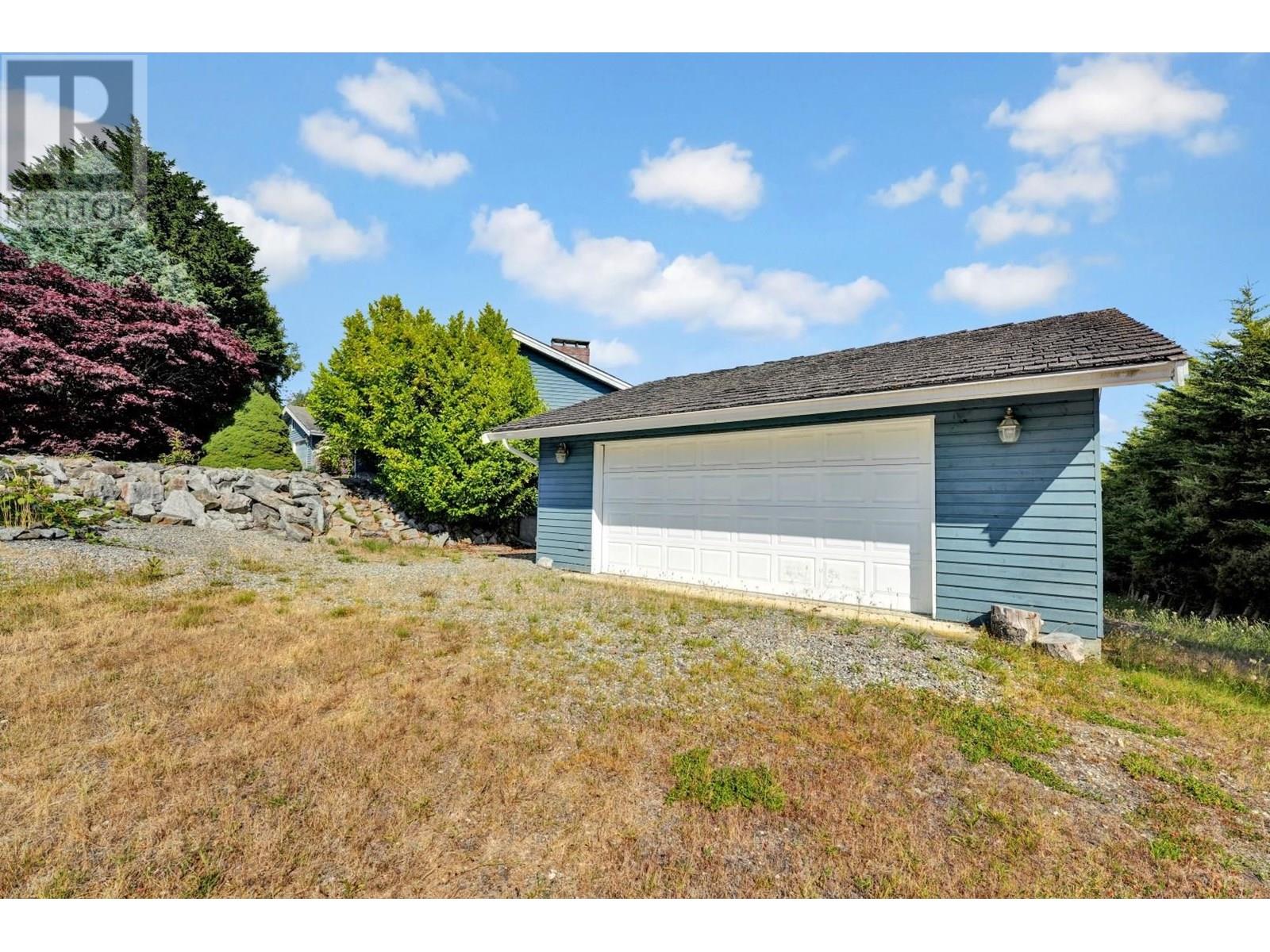 5504 DERBY ROAD, Sechelt