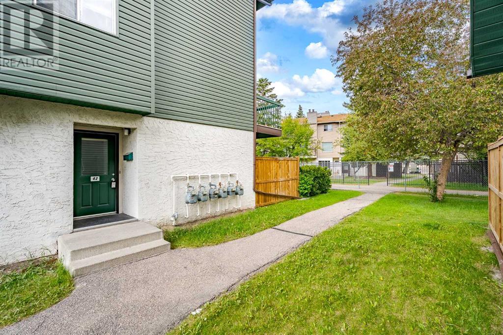 Single Family House for Sale in    Street NE Rundle Calgary 