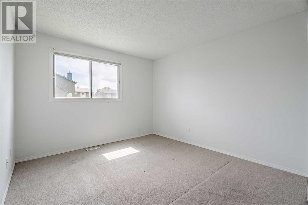Single Family House for Sale in    Street NE Rundle Calgary 