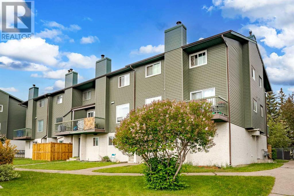 Single Family House for Sale in    Street NE Rundle Calgary 
