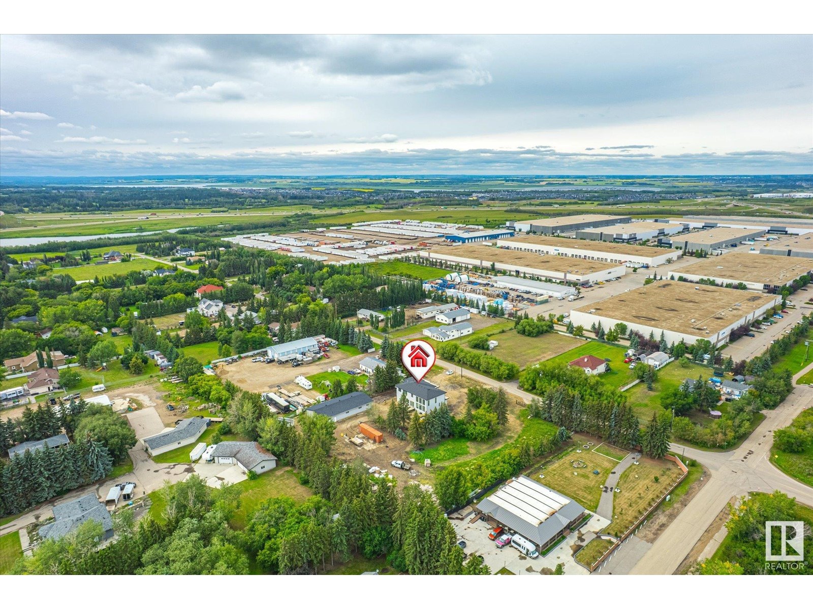Photo 12 of 18445 122 Av Nw, Edmonton AB