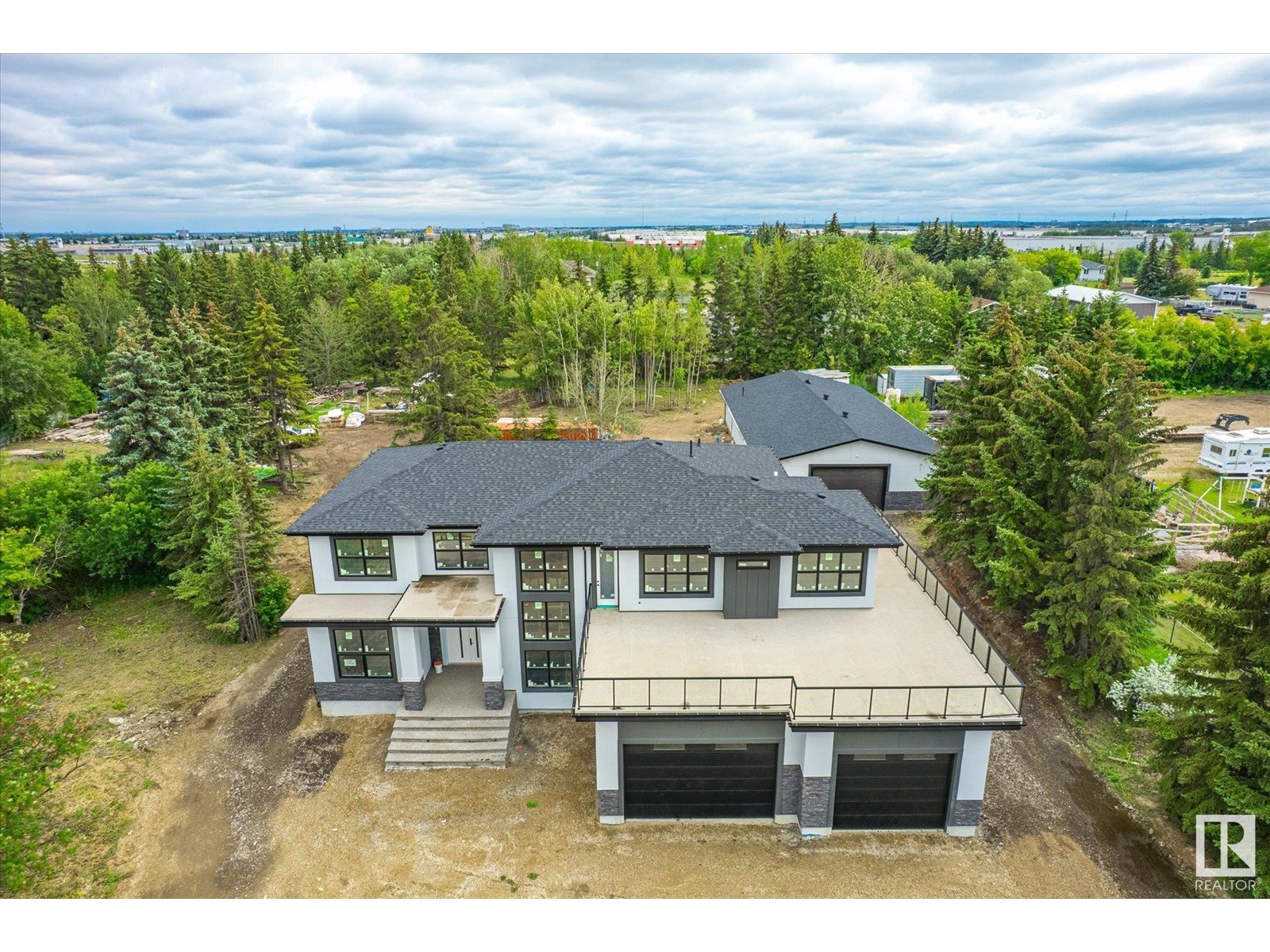 Photo 4 of 18445 122 Av Nw, Edmonton AB