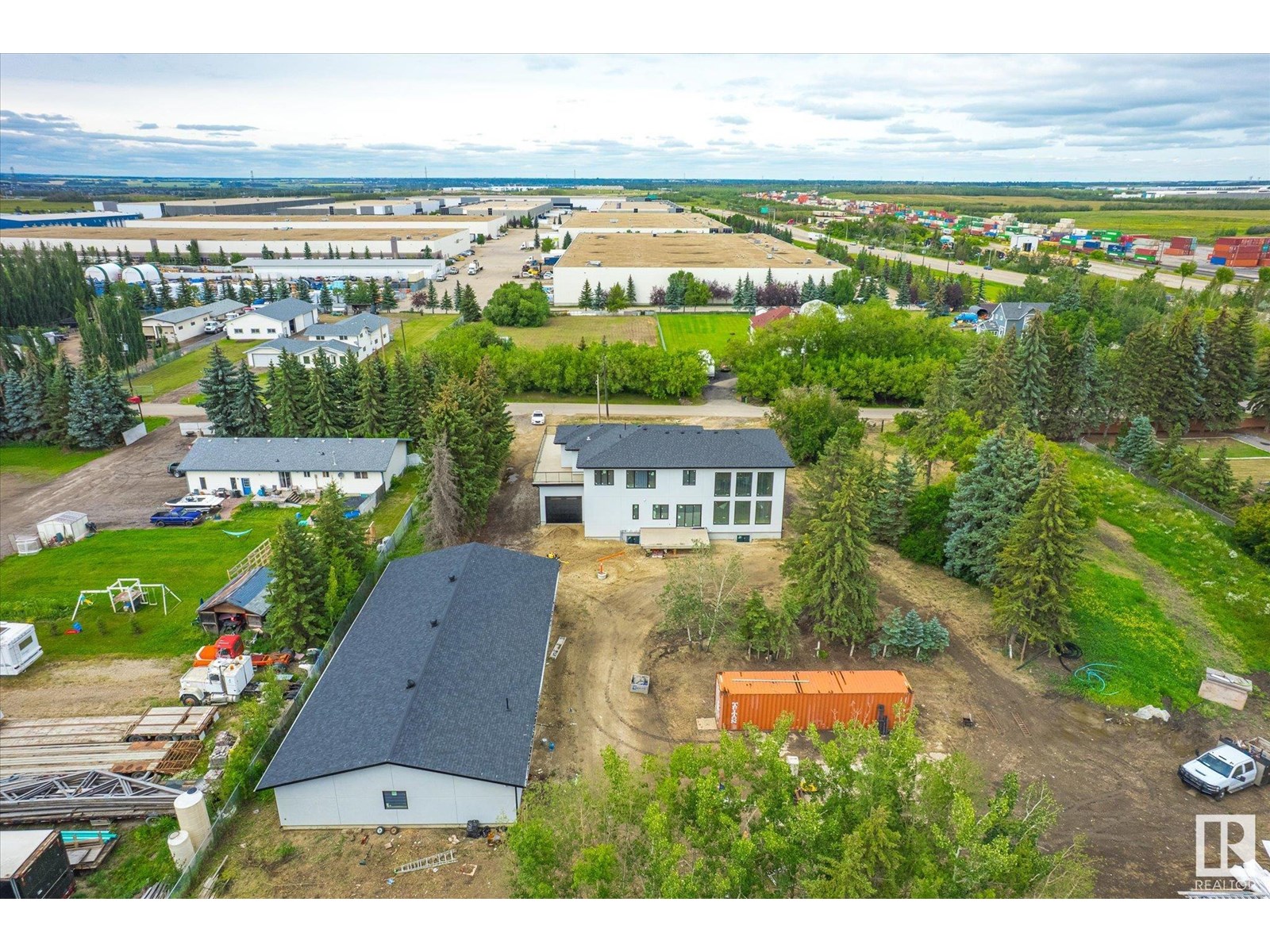 Photo 13 of 18445 122 Av Nw, Edmonton AB