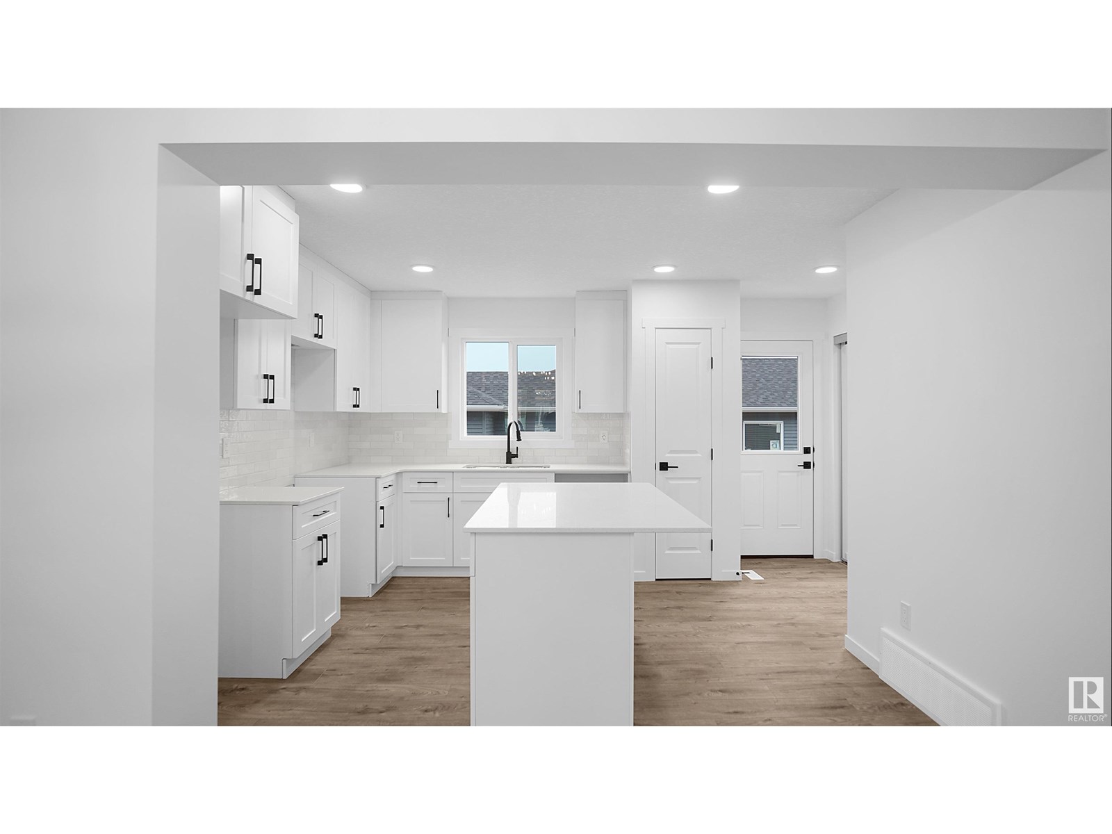 Photo 8 of 1299 Keswick Dr Sw, Edmonton AB