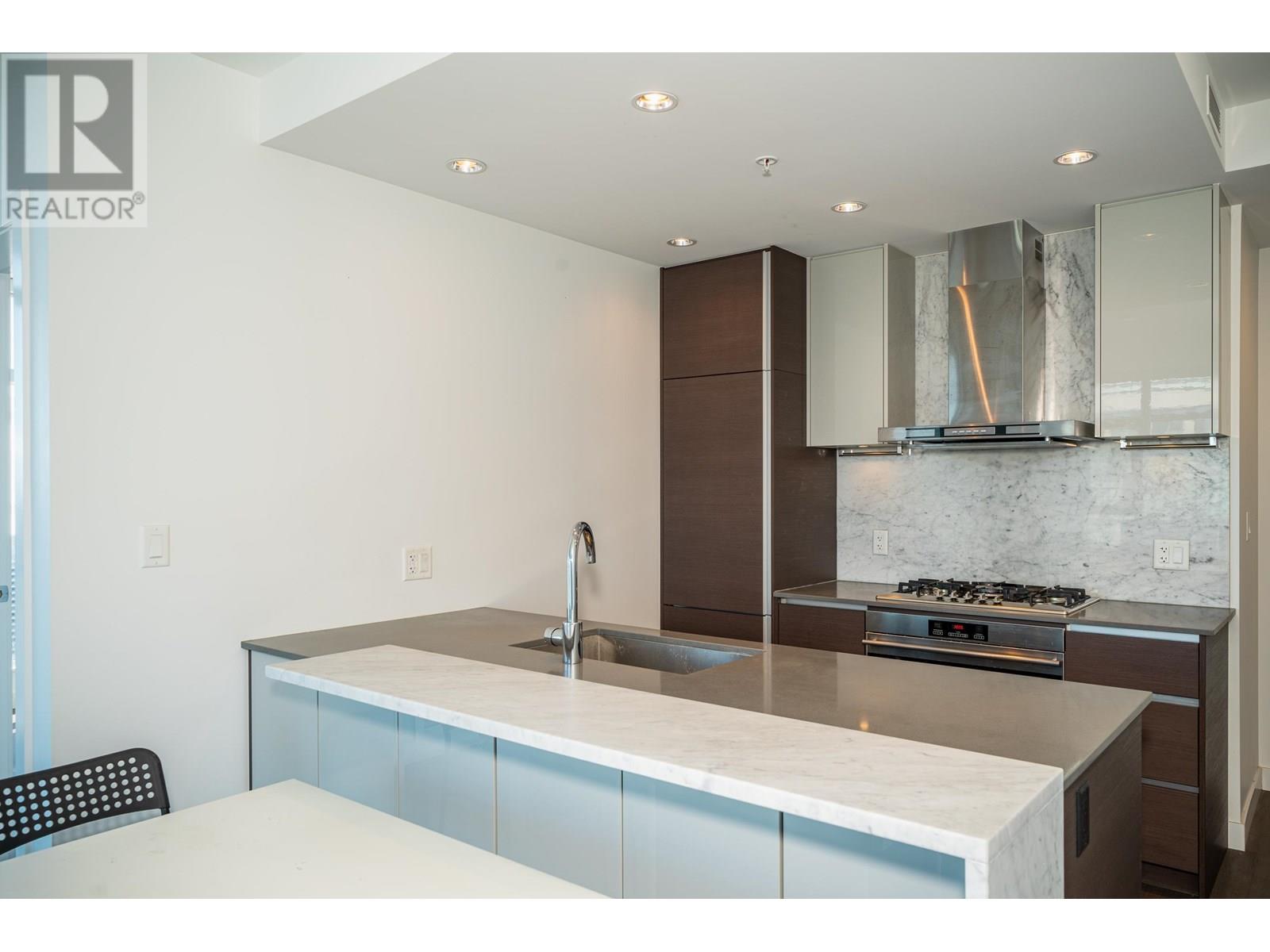 Photo 6 of 4010 4670 Assembly Way, Burnaby BC
