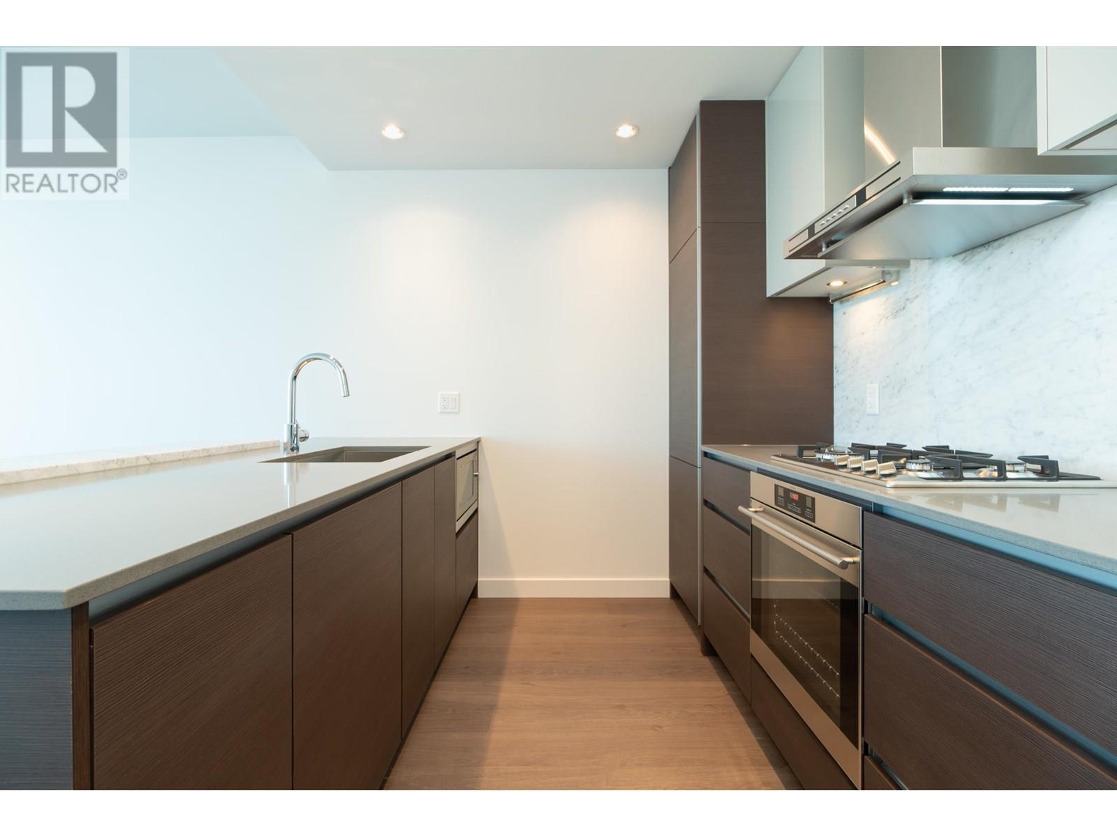 Photo 3 of 4010 4670 Assembly Way, Burnaby BC