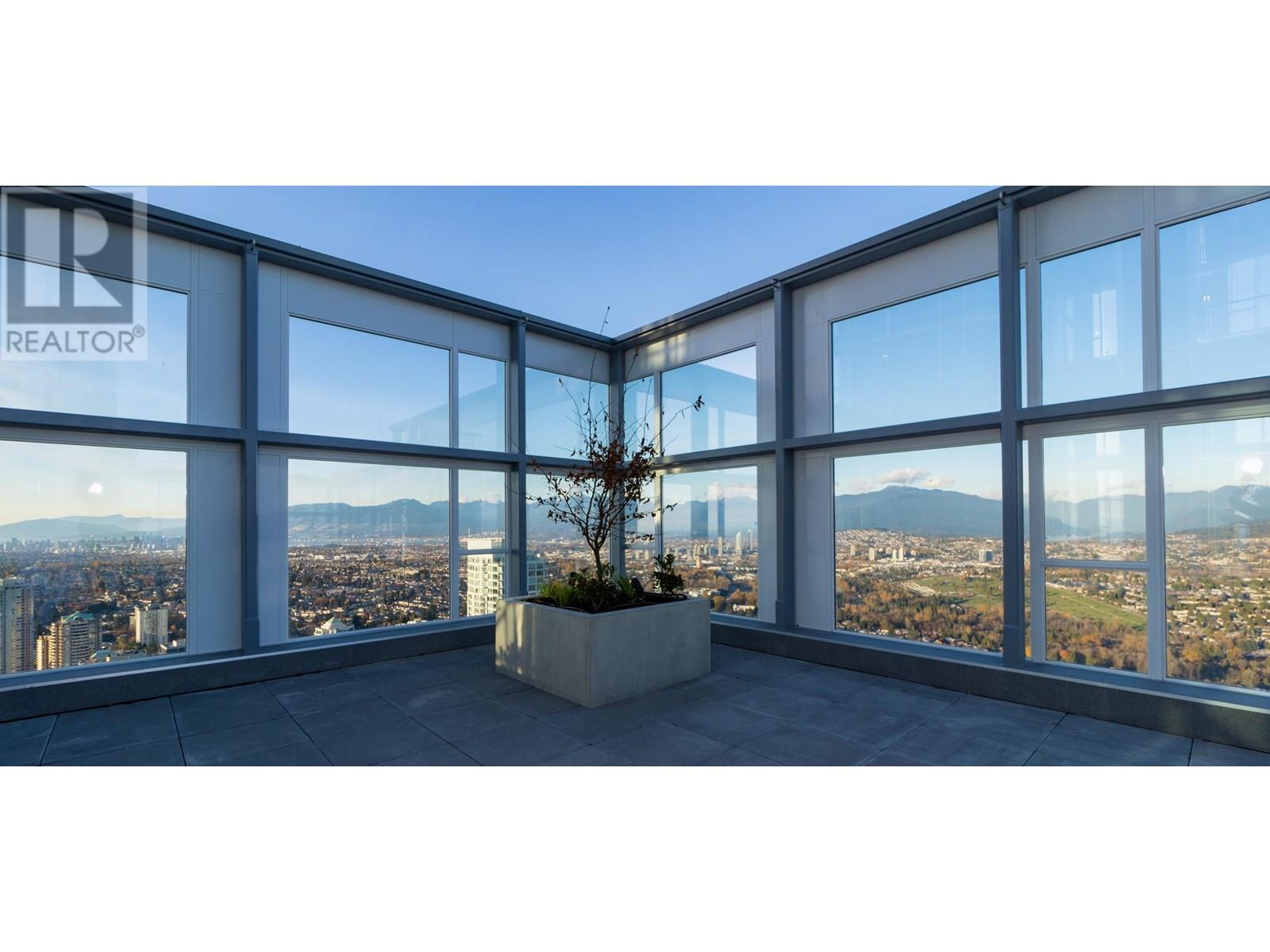 Photo 13 of 4010 4670 Assembly Way, Burnaby BC