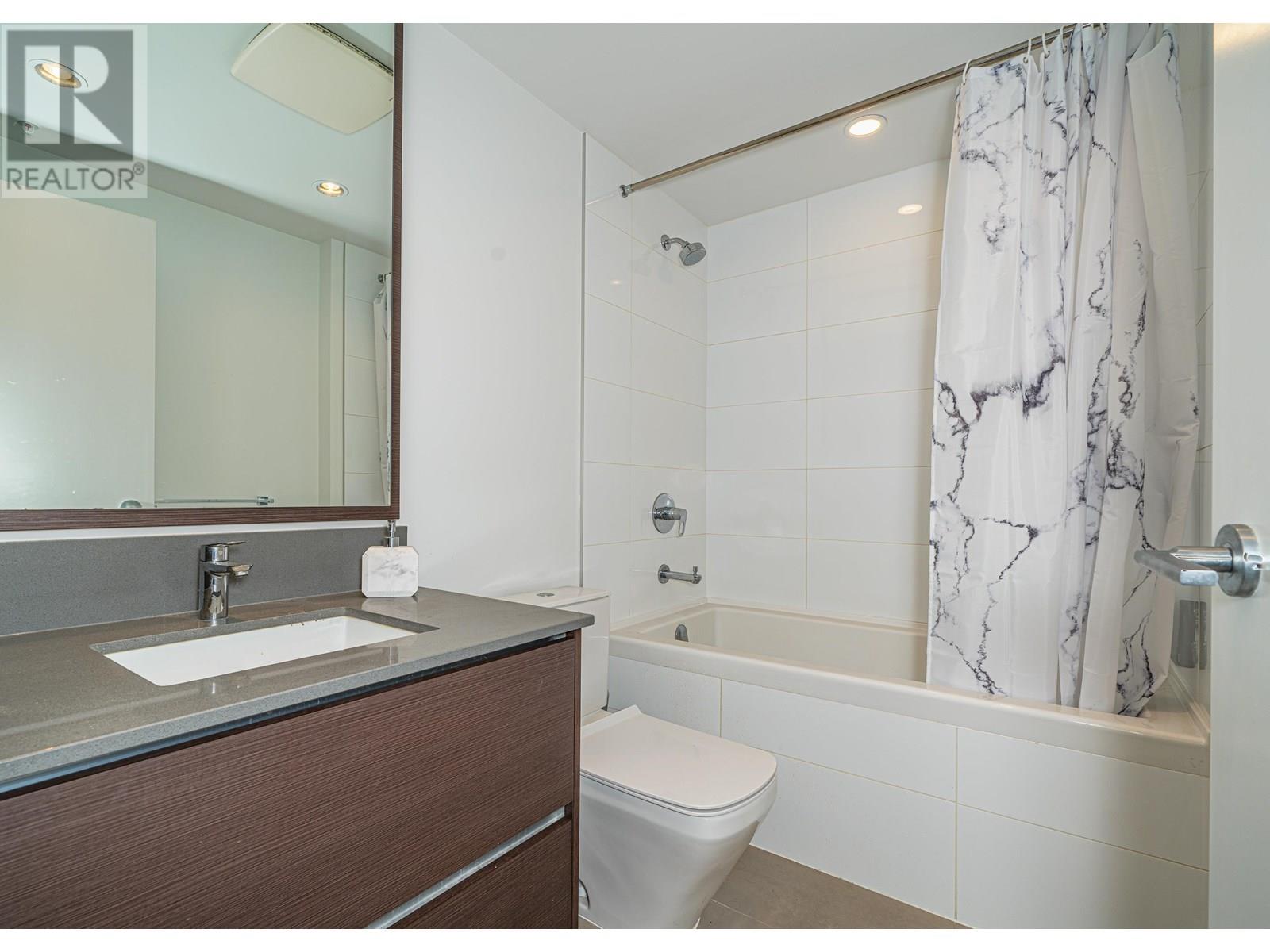 Photo 7 of 4010 4670 Assembly Way, Burnaby BC