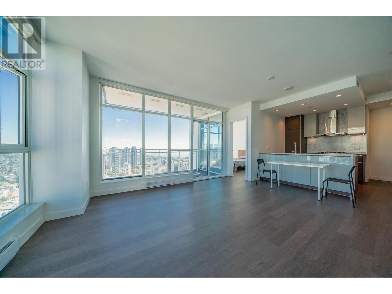 Photo 4 of 4010 4670 Assembly Way, Burnaby BC