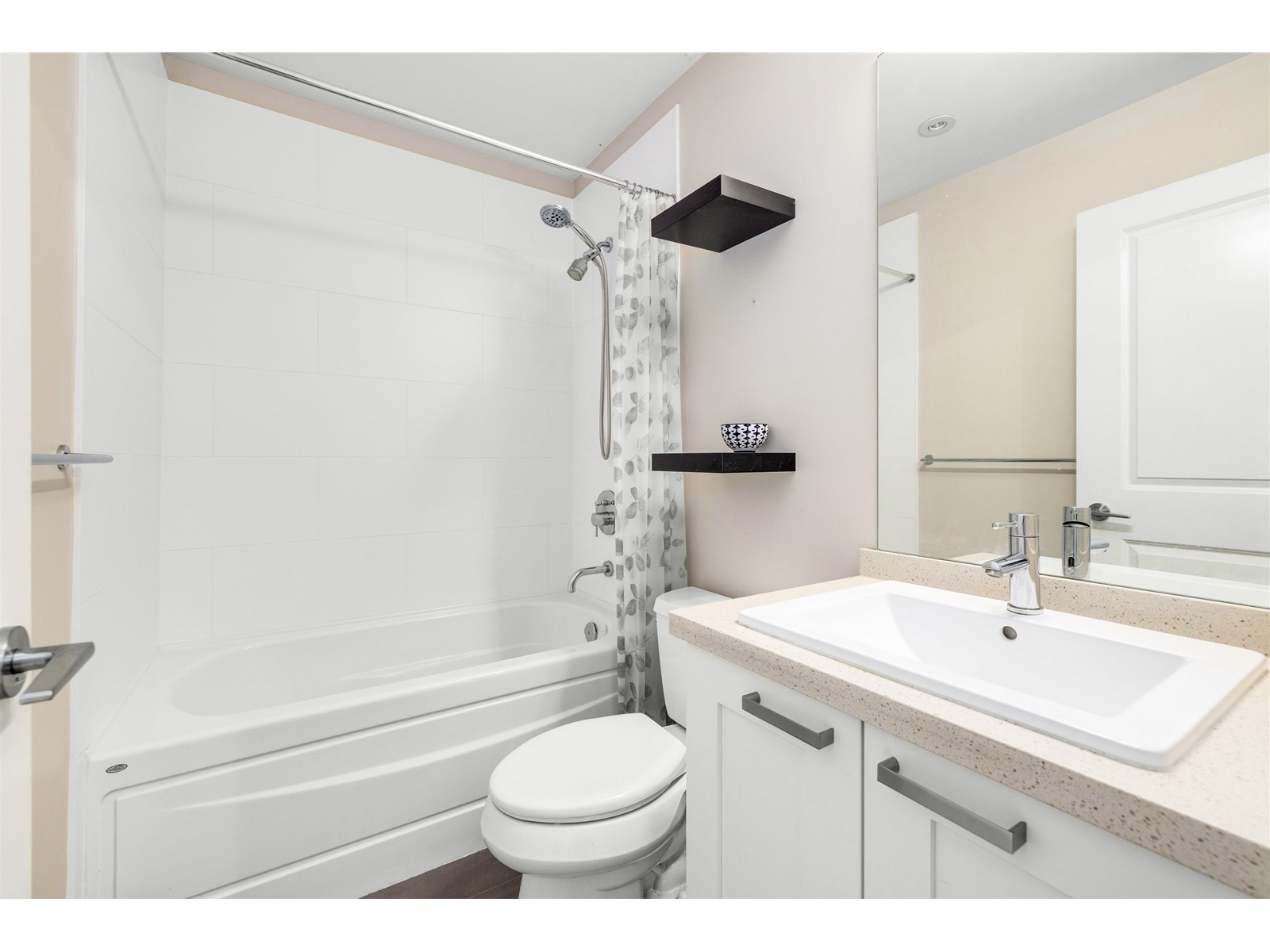 204 2501 161A STREET, Surrey