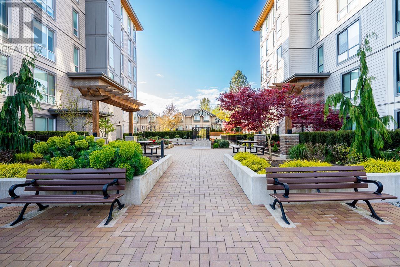 Photo 13 of 213 7579 16th Street, Burnaby BC