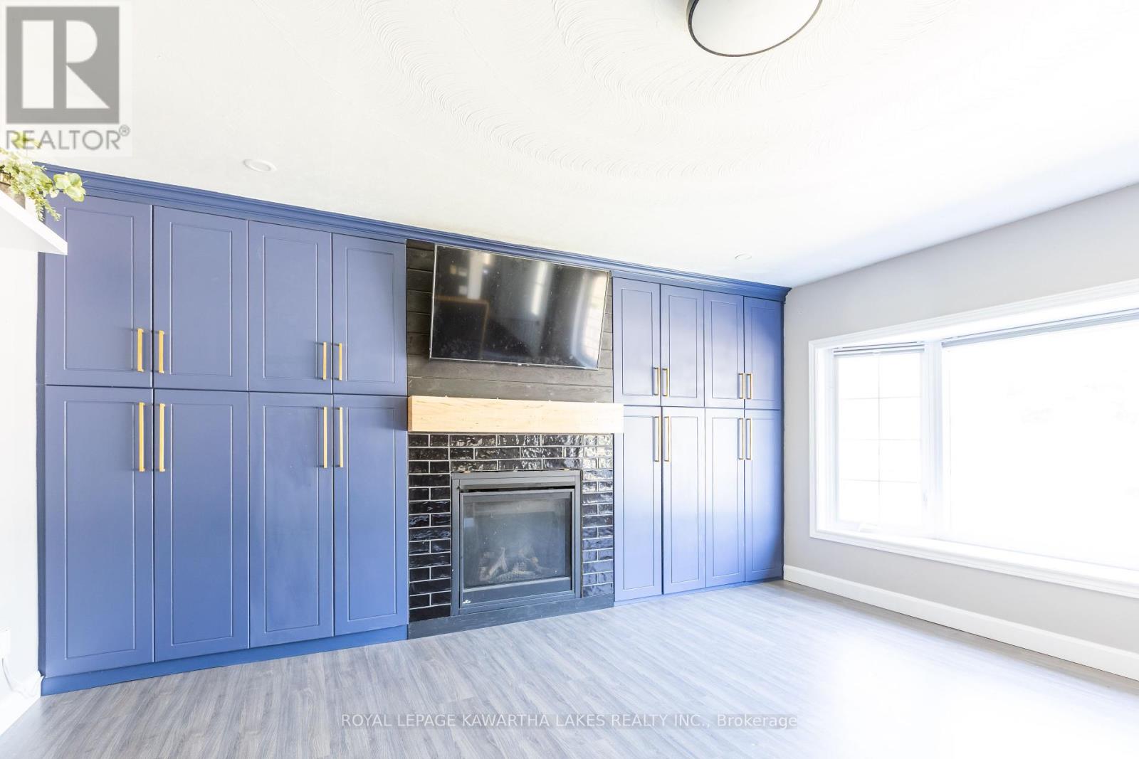 Photo 7 of 446 Dundas Street, Brock ON