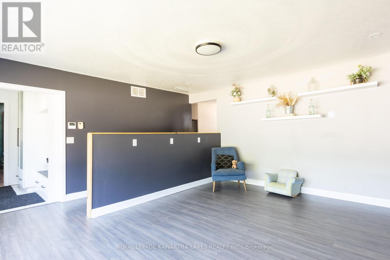 Photo 9 of 446 Dundas Street, Brock ON