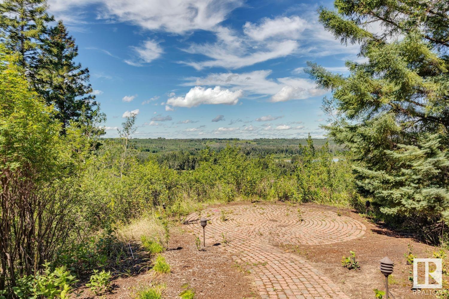 Photo 17 of 18420 8 A Av Sw, Edmonton AB
