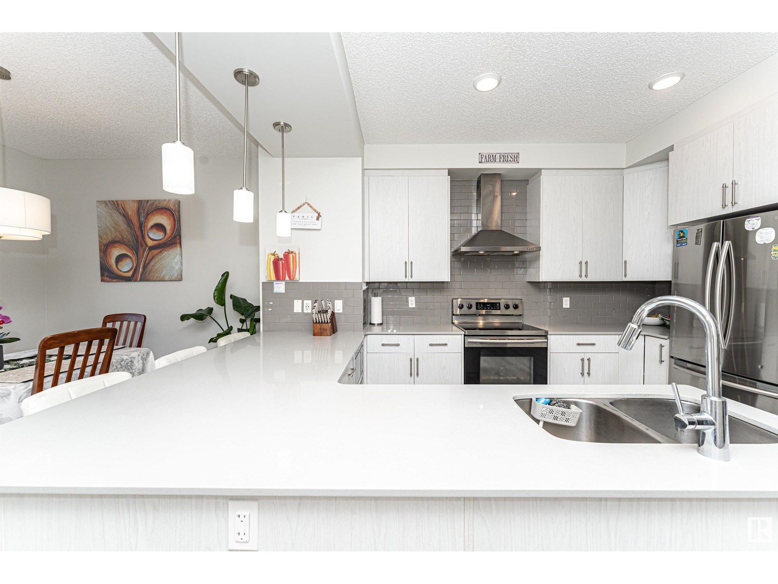 Photo 10 of 636 Orchards Bv Sw, Edmonton AB
