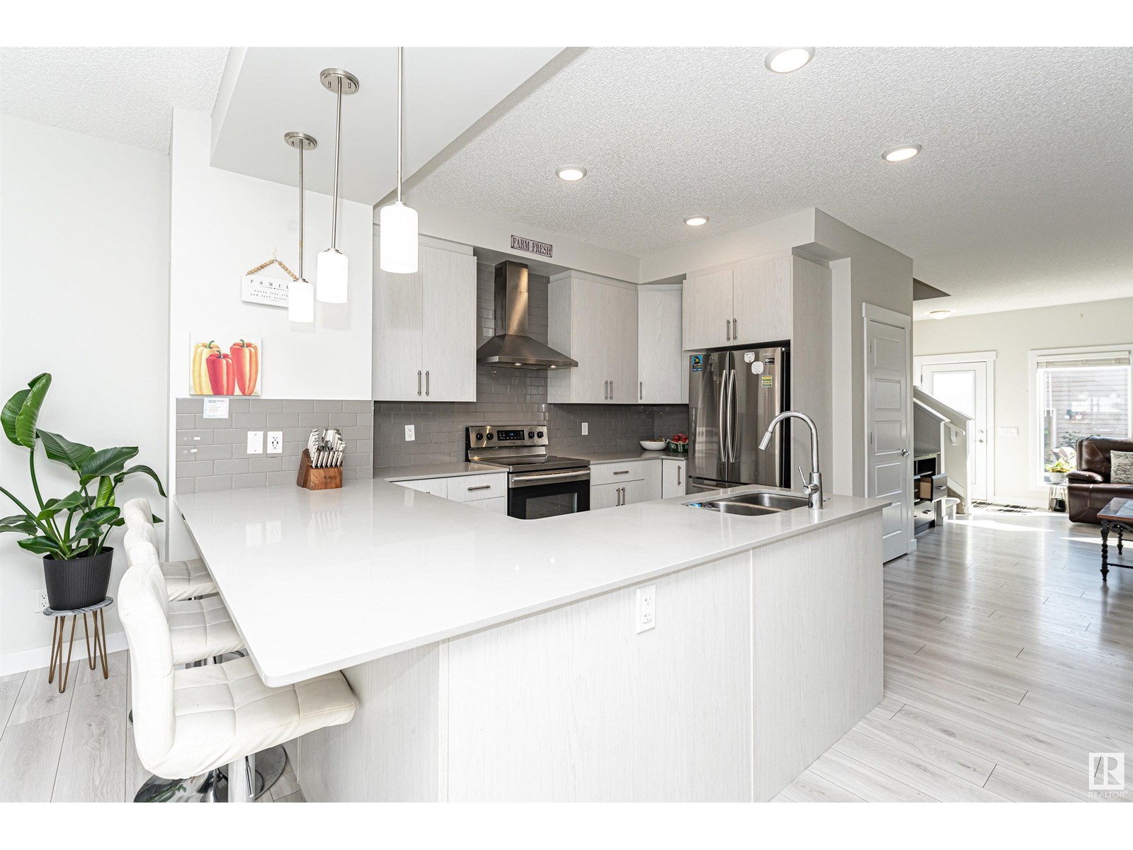 Photo 11 of 636 Orchards Bv Sw, Edmonton AB