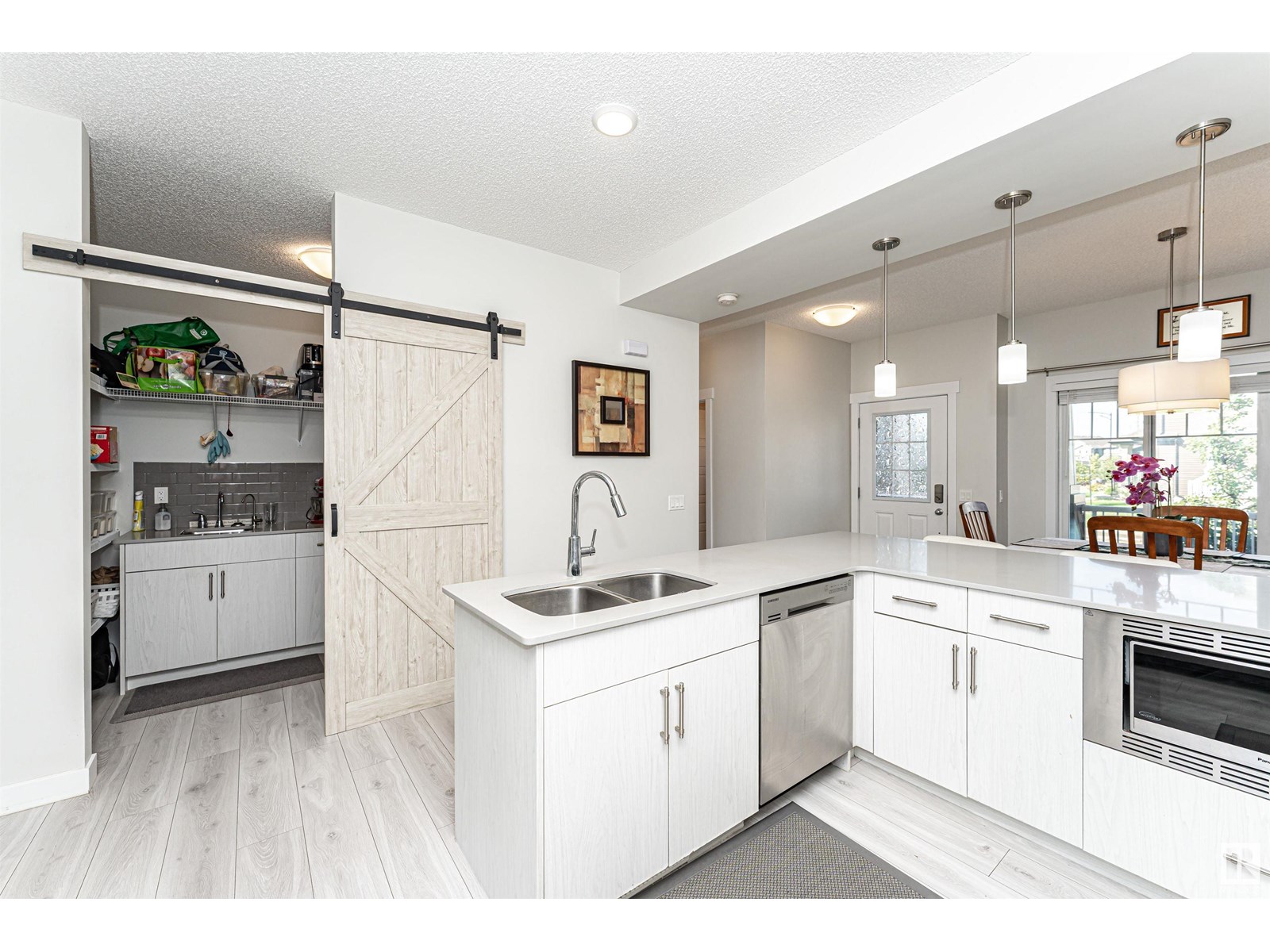 Photo 12 of 636 Orchards Bv Sw, Edmonton AB