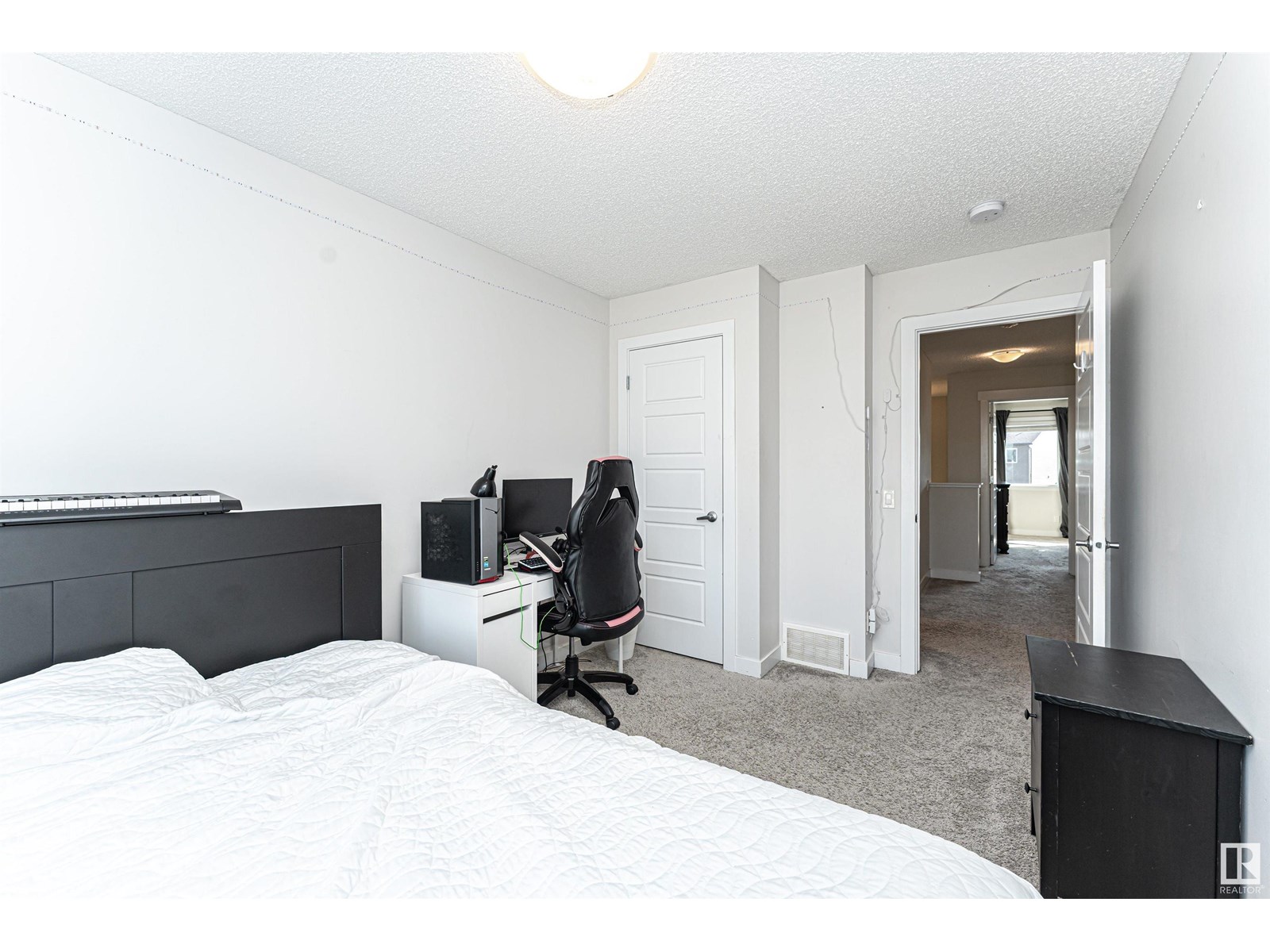 Photo 23 of 636 Orchards Bv Sw, Edmonton AB