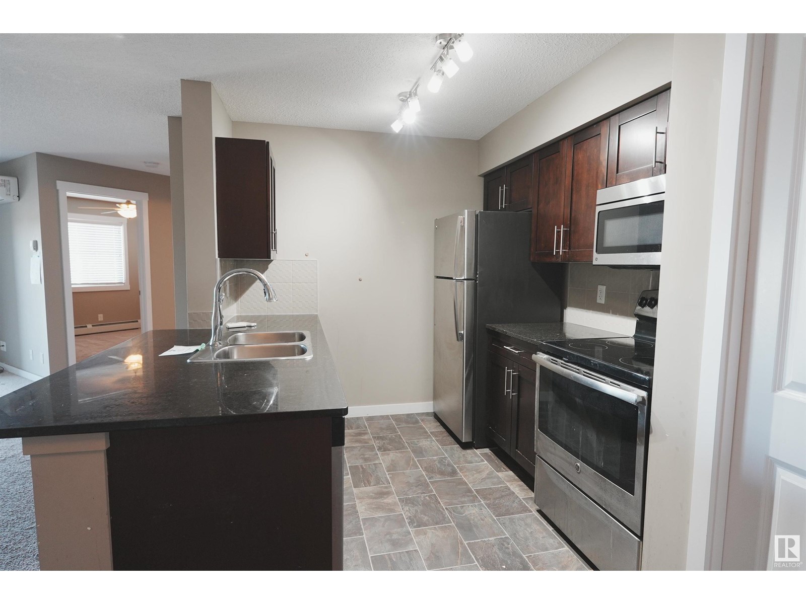 Photo 16 of 313 3211 James Mowatt Trail Sw, Edmonton AB