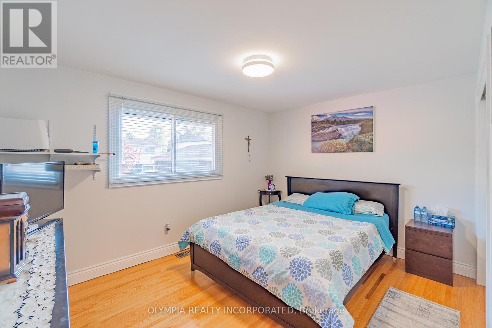 Photo 2 of 8133 Sarah Street, Niagara Falls ON