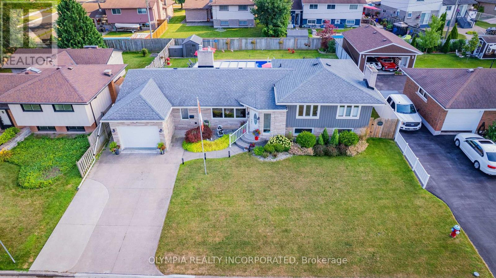 Photo 6 of 8133 Sarah Street, Niagara Falls ON