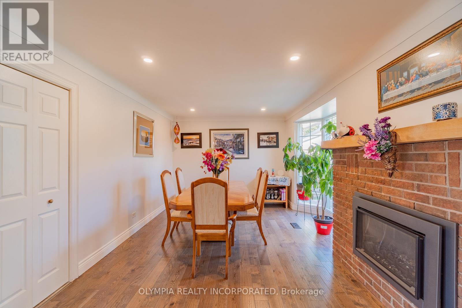 Photo 10 of 8133 Sarah Street, Niagara Falls ON