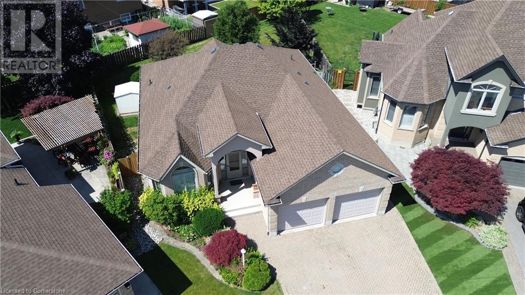 Photo 3 of 66 Chelmsford Place, Hamilton ON