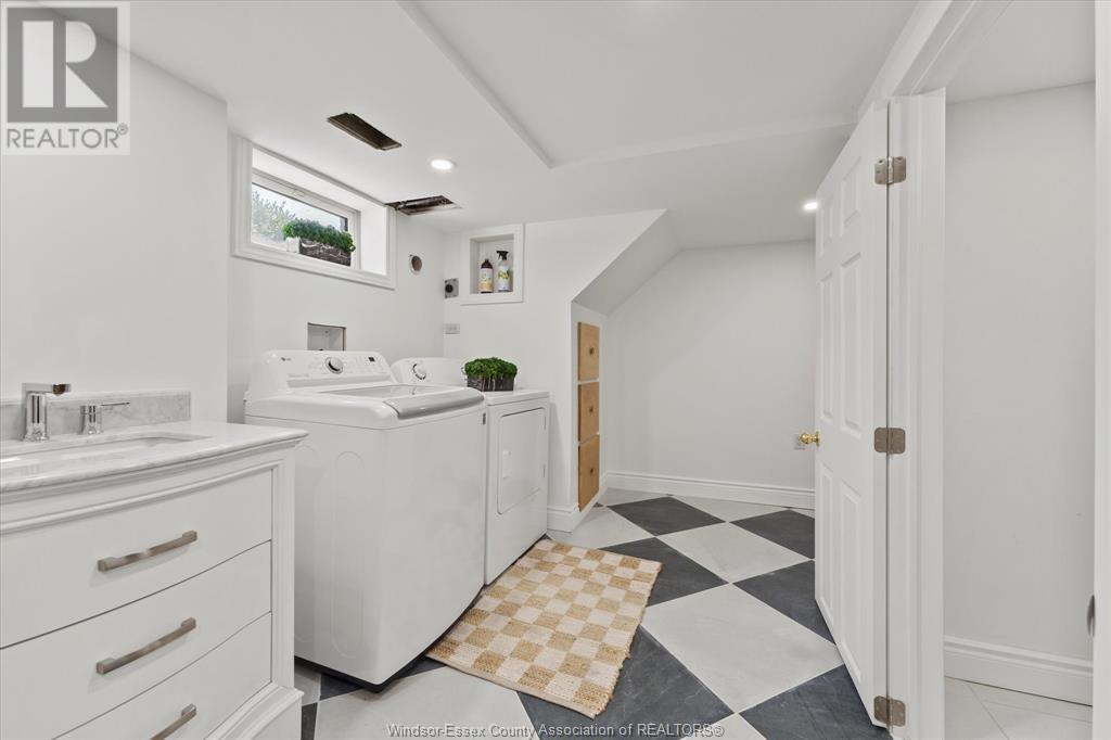 Photo 12 of 379 Lauzon Road, Windsor ON