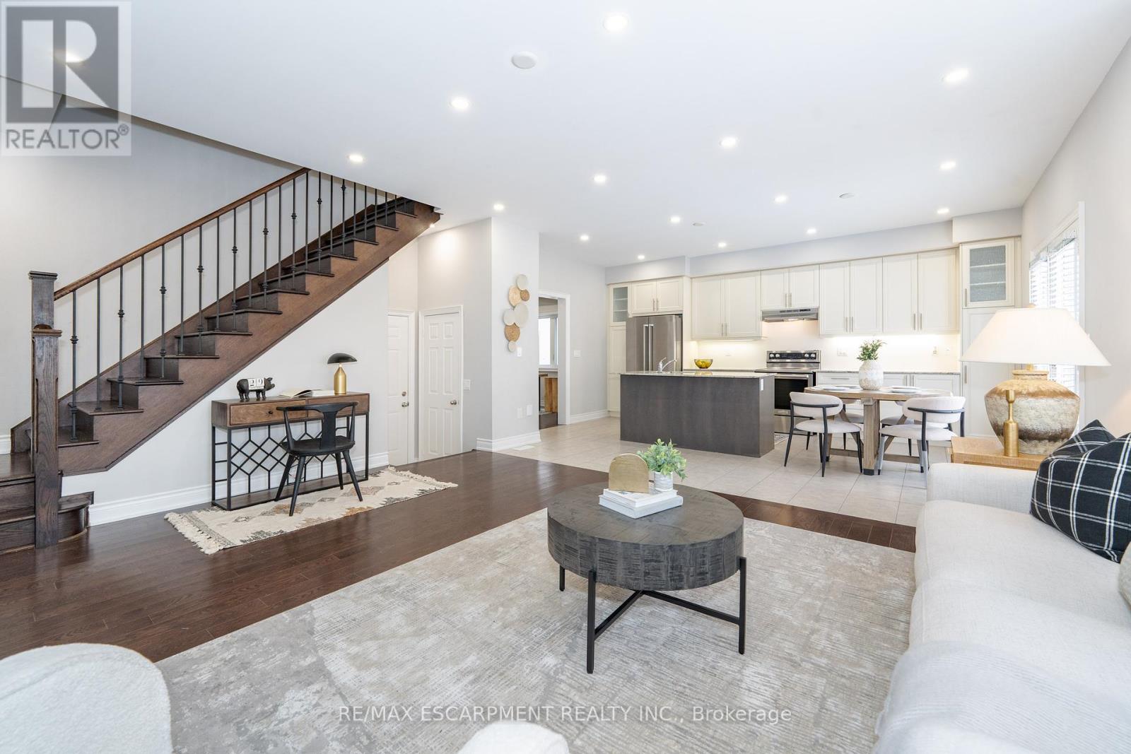 Photo 4 of 3152 Goodyear Road, Burlington ON
