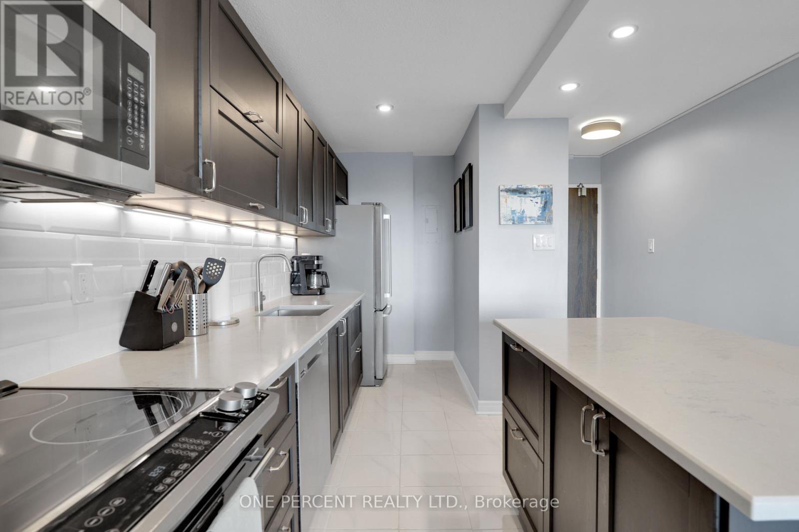 Photo 18 of 1408 1785 Frobisher Lane, Ottawa ON