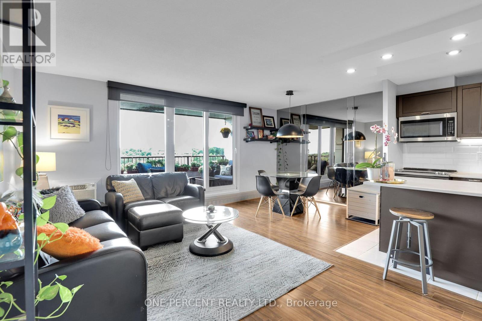 Photo 9 of 1408 1785 Frobisher Lane, Ottawa ON