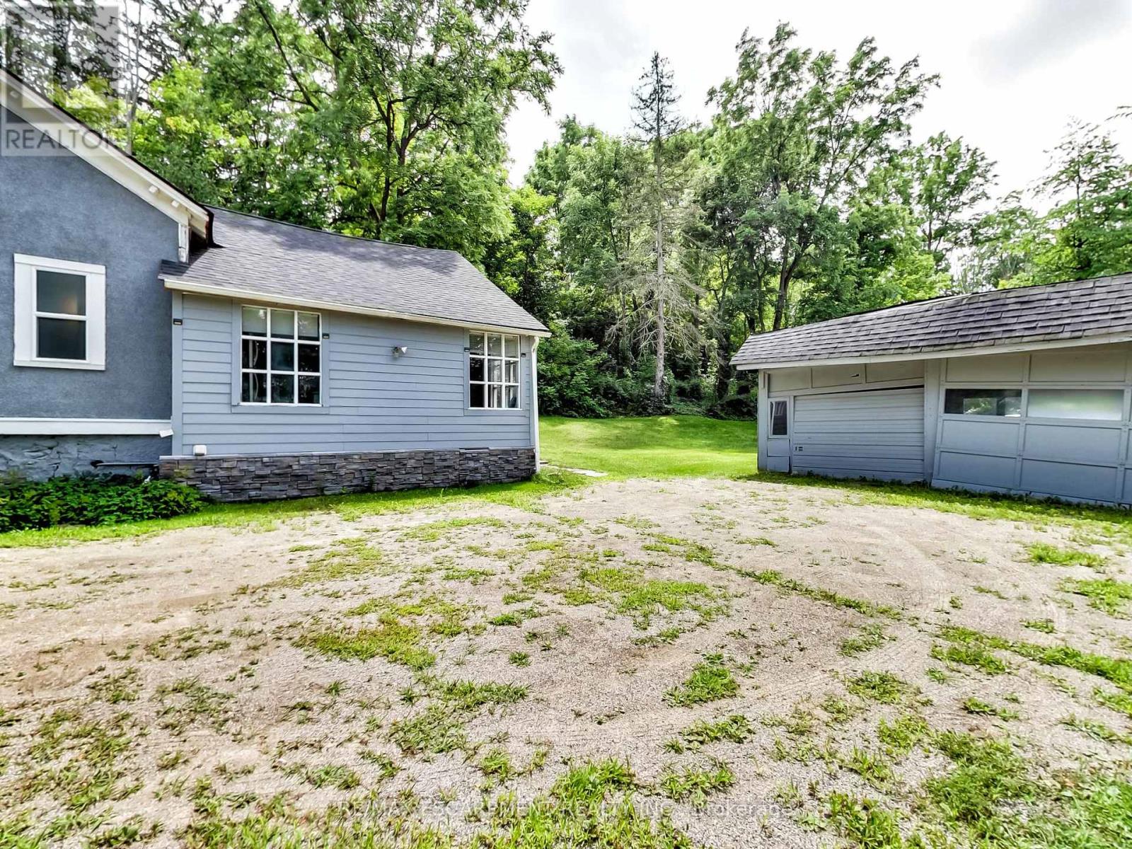Photo 19 of 6142 Guelph Line, Burlington ON