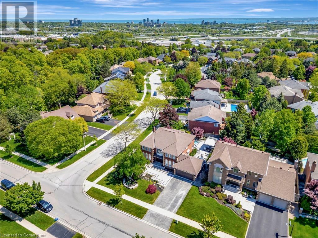Photo 43 of 1399 Winterberry Drive, Burlington ON