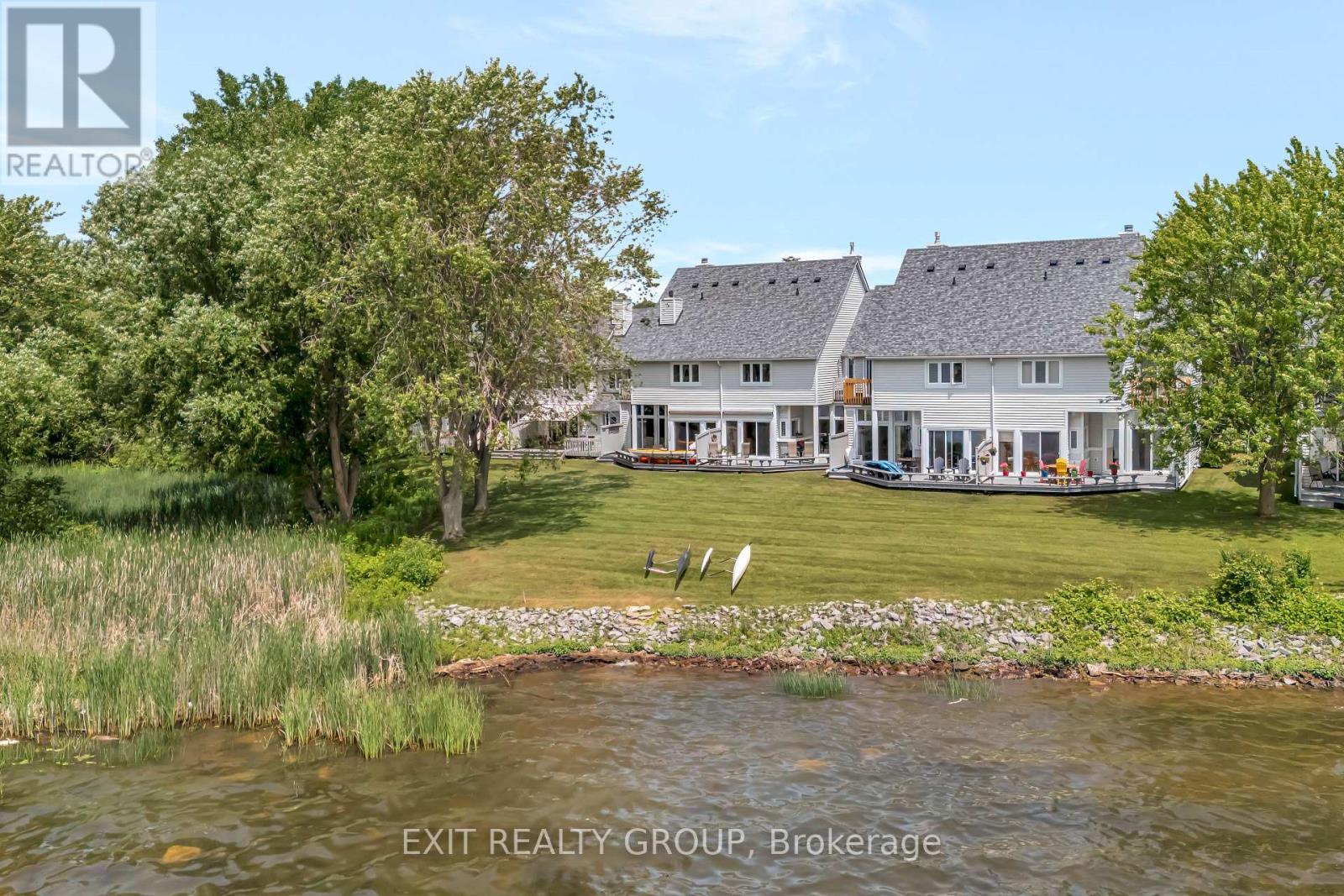 Photo 4 of 13 31 Keegan Parkway, Belleville ON