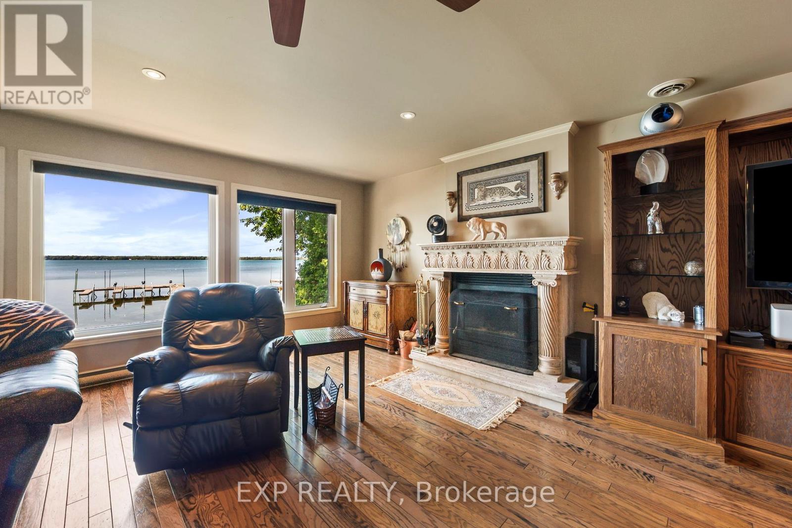 Photo 12 of 582 Duclos Point Road, Georgina ON