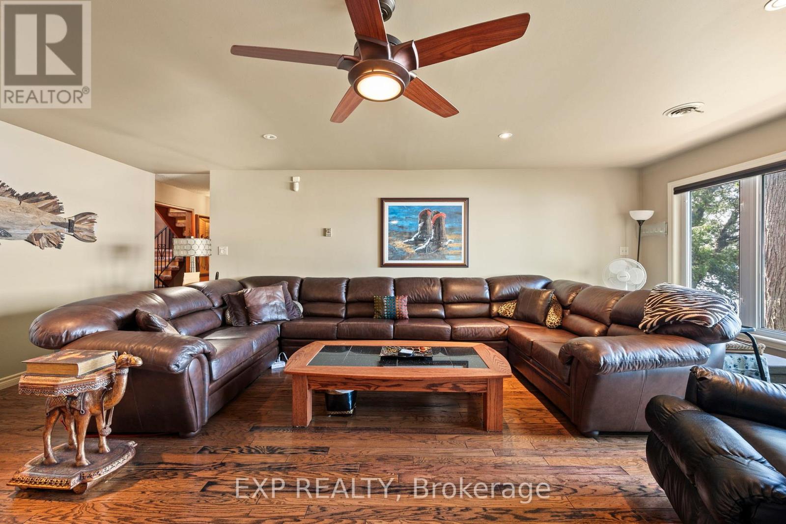 Photo 13 of 582 Duclos Point Road, Georgina ON