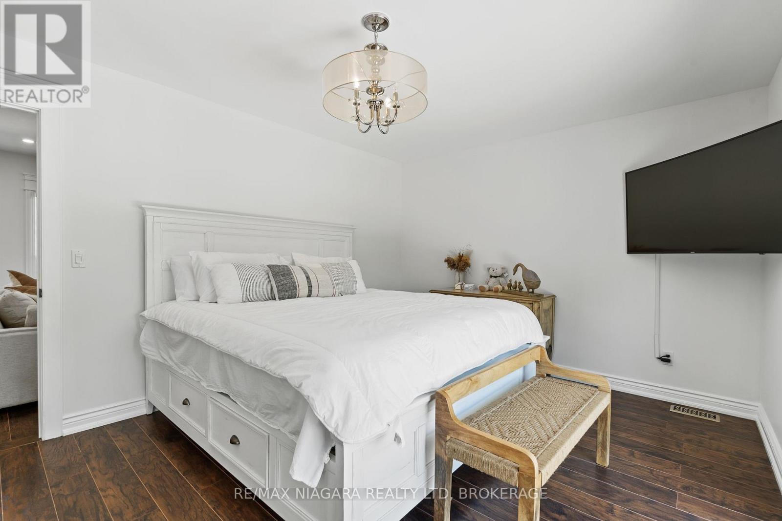 Photo 11 of 1427 Niagara Stone Road, Niagaraonthelake ON