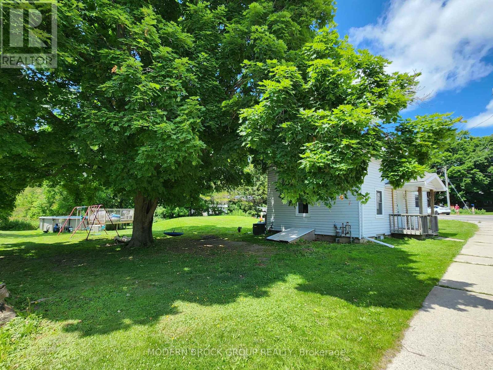 Photo 16 of 4 Main Street W, Elizabethtownkitley ON