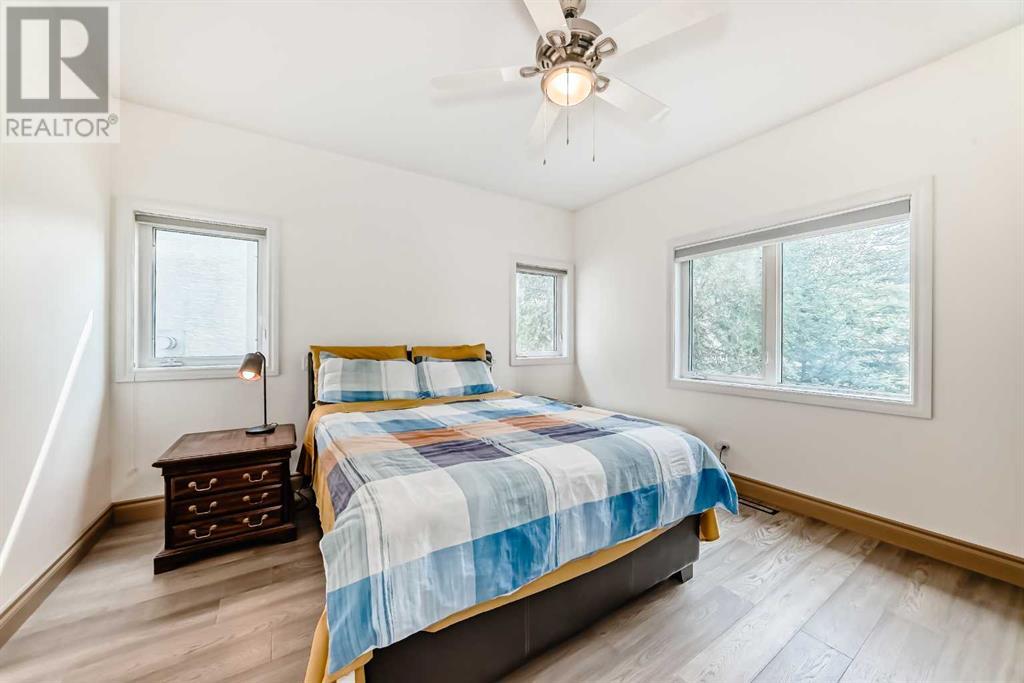 Single Family House Bungalow for Sale in  Simcoe Gate SW Signal Hill Calgary 