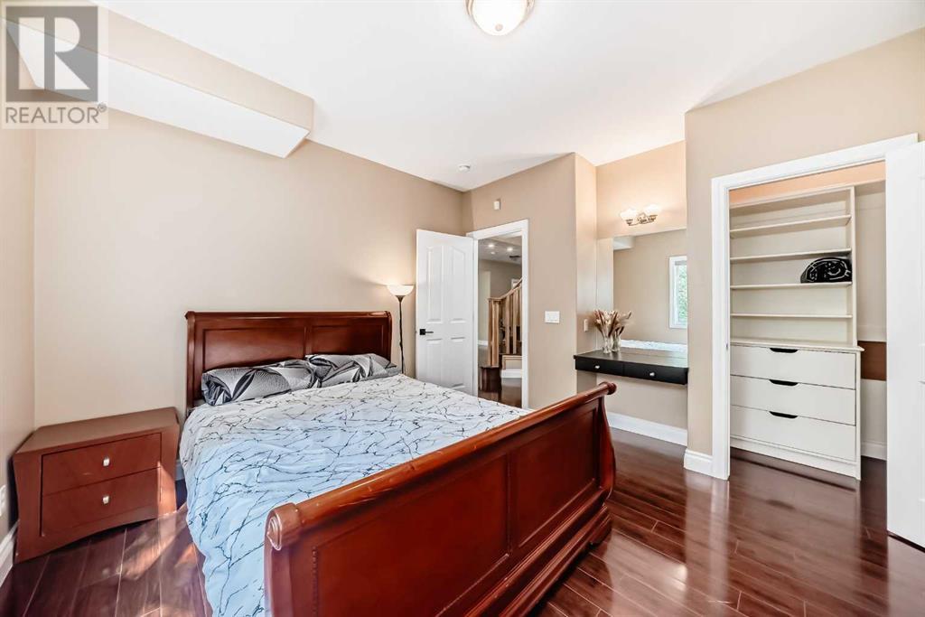 Single Family House Bungalow for Sale in  Simcoe Gate SW Signal Hill Calgary 