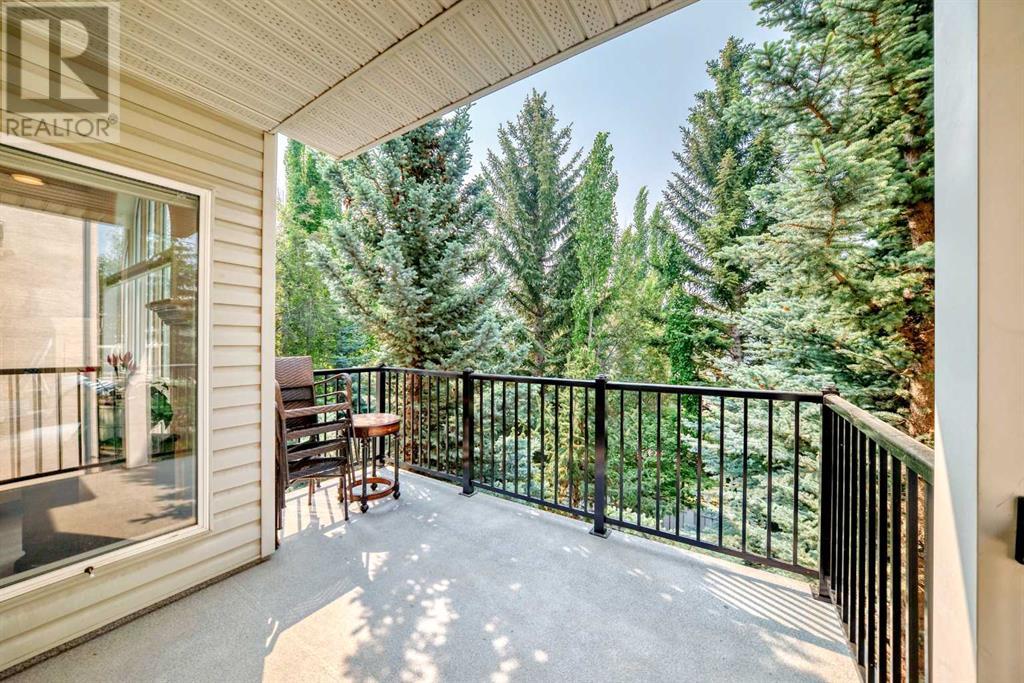Single Family House Bungalow for Sale in  Simcoe Gate SW Signal Hill Calgary 