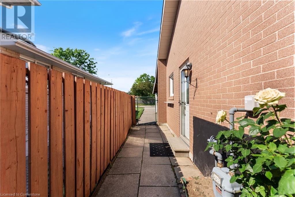 Photo 26 of 1610 Hobbs Crescent, Mississauga ON