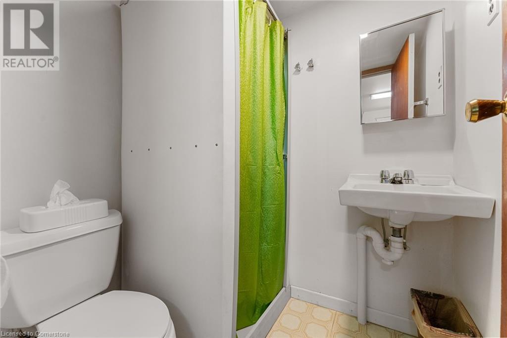 Photo 7 of 1610 Hobbs Crescent, Mississauga ON