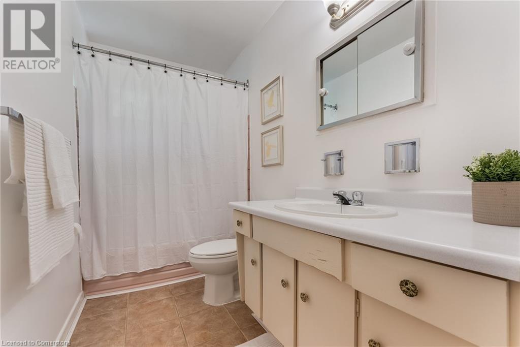 Photo 6 of 1610 Hobbs Crescent, Mississauga ON