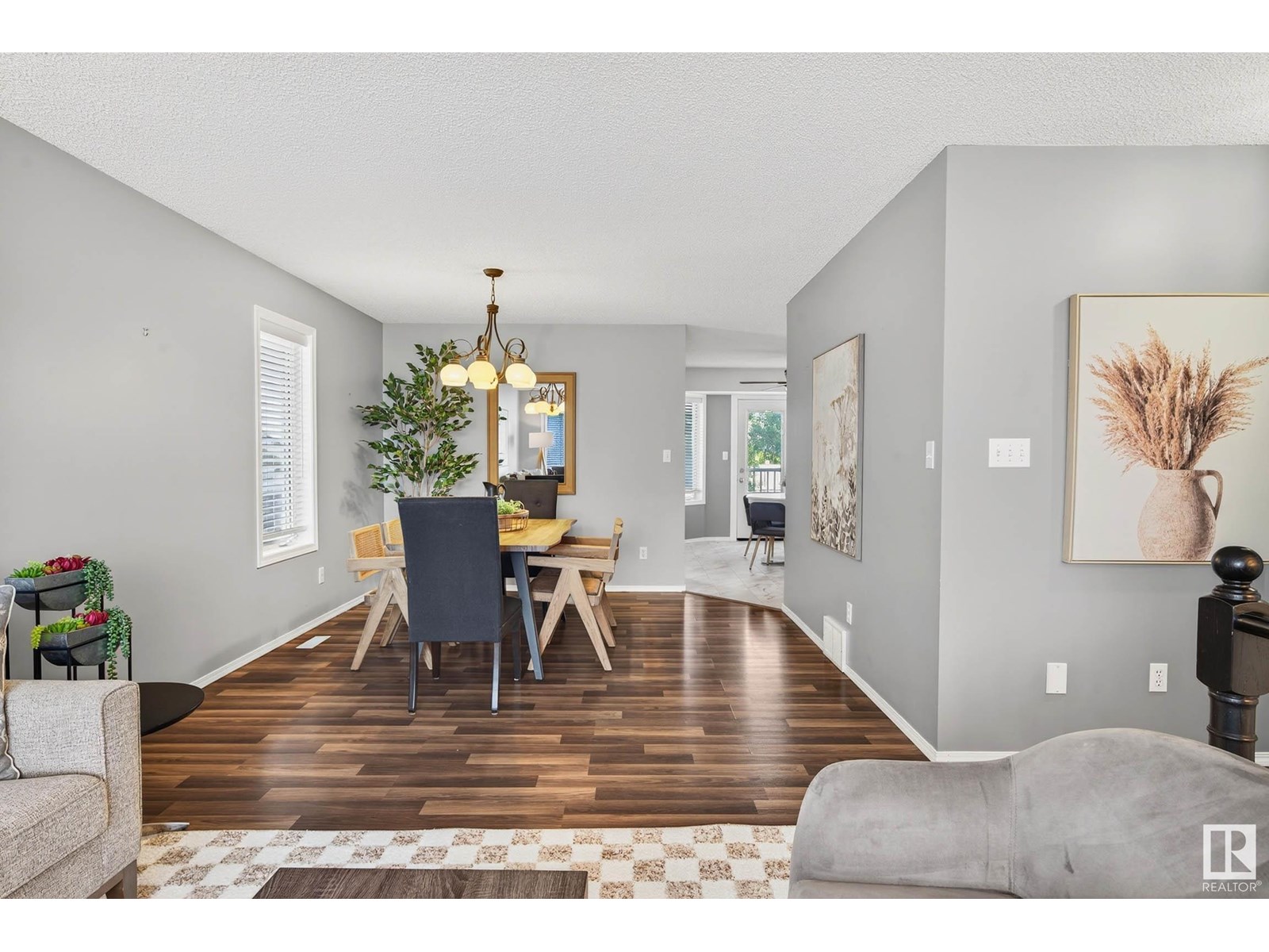 Photo 10 of 1079 Jones Cr Nw, Edmonton AB