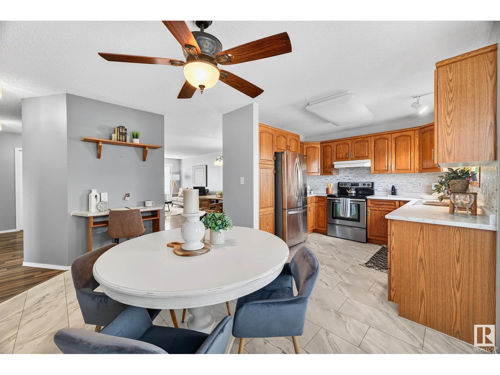 Photo 15 of 1079 Jones Cr Nw, Edmonton AB