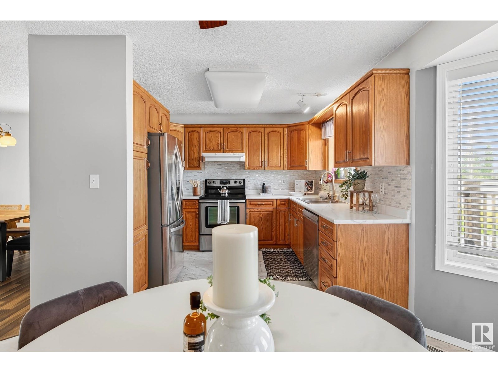 Photo 16 of 1079 Jones Cr Nw, Edmonton AB